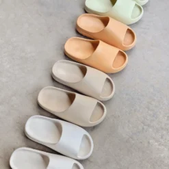 Lorlie GIVE ME FESTIVE TANGERINE RUBBER SLIDE