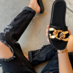 Lorlie SHOES HANDS ON THE LATEST BLACK CHAIN SANDAL
