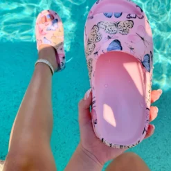 Lorlie GIVE ME BUTTERFLIES RUBBER SLIDE