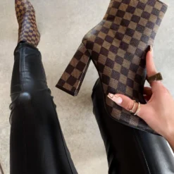 Lorlie WALK IN THE CITY BROWN BOOTIES