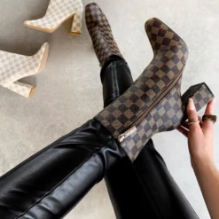 Lorlie WALK IN THE CITY BROWN BOOTIES