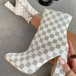 Lorlie WALK IN THE CITY CREAM BOOTIES WOMENS