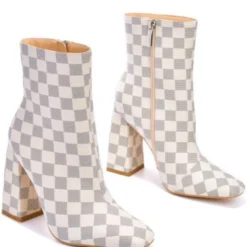 Lorlie WALK IN THE CITY CREAM BOOTIES WOMENS