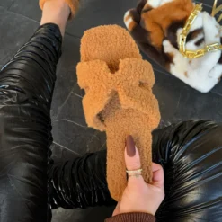 Lorlie WOMENS STAYING IN TAN SHERPA SLIDE SANDAL