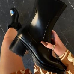 Lorlie WOMENS WHAT YOU NEED BLACK CHELSEA BOOTS