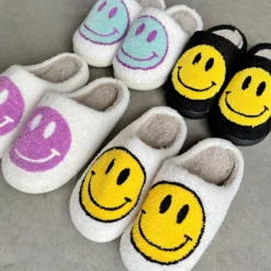 Lorlie HAPPY FEELS SMILEY FACE SLIPPERS