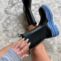 Lorlie WOMENS FEELS LIKE MONEY BLUE CHELSEA BOOTS