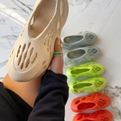 Lorlie INTO SPACE LIME RUBBER SLIPPER