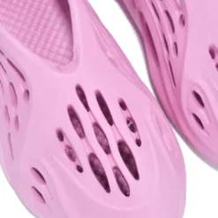 Lorlie INTO SPACE PINK RUBBER SLIPPER